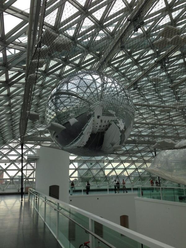 HannyRaessens's tweet photo. In Düsseldorf expo van  Tomás Saraceno http://t.co/EYjoD7QeZS