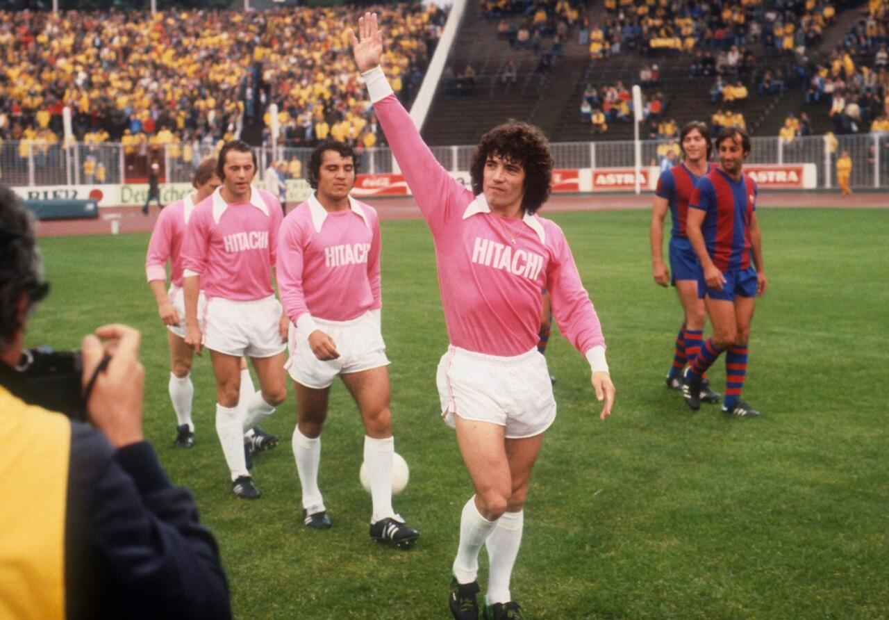 BQLWBuwCQAAVbFB.jpg:large