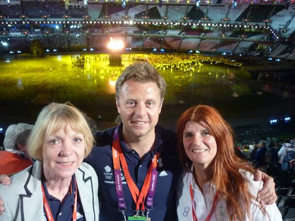 HomerNP's tweet photo. cant believe is a year since took 2 very proud mums to see their kids carry the flag @chrishoy @katietaylor awesome!! http://t.co/VrrKKyWvDI