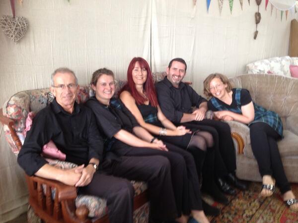 lochrian's tweet photo. #ceilidhband #chillingout #waitingforthebrideandgroom http://t.co/5A3jZMRoCC