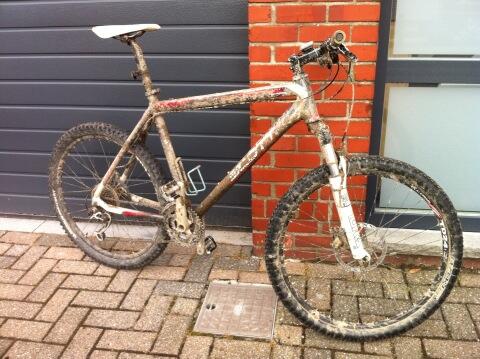 moensd's tweet photo. Tochtje zit er op. Toch nog meer kuiswerk dan verwacht... @NosTechMTBteam http://t.co/bifQV7nmU9