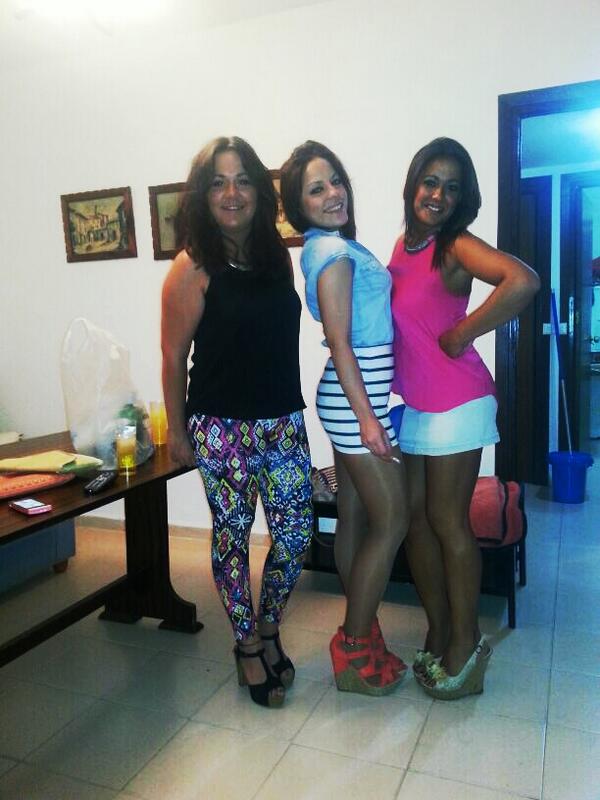 mariaVR_'s tweet photo. Fuengirola!! @evasamo90 @Pilar_Zfra http://t.co/s2IojP7BNI