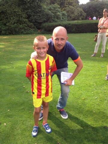 TIsbouts's tweet photo. Vanmiddag even met Thijs op de foto op de Herdgang http://t.co/mtEYNPXosu