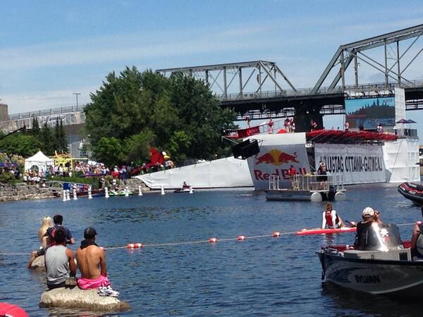 sylvain3719's tweet photo. Flugtag flugtag http://t.co/55Z3pG1HAG