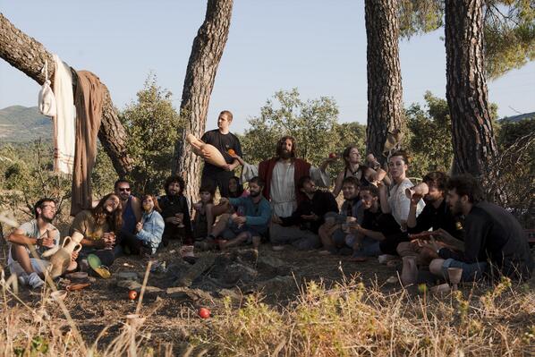 33lapelicula's tweet photo. ¡FIN de rodaje! Tras varios días de duro trabajo acabamos rodaje con esta foto de equipo..¡Muchas gracias a todos!! http://t.co/V7YqSZWrsd