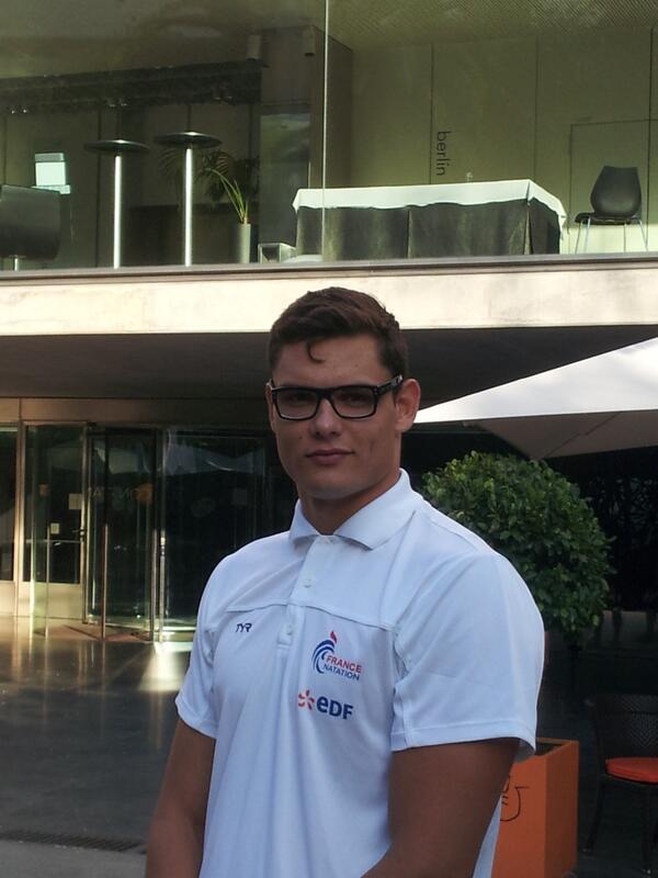 Pour info on a Clark Kent en équipe France <a href="/FlorentManaudou/">Florent Manaudou</a> in the sky