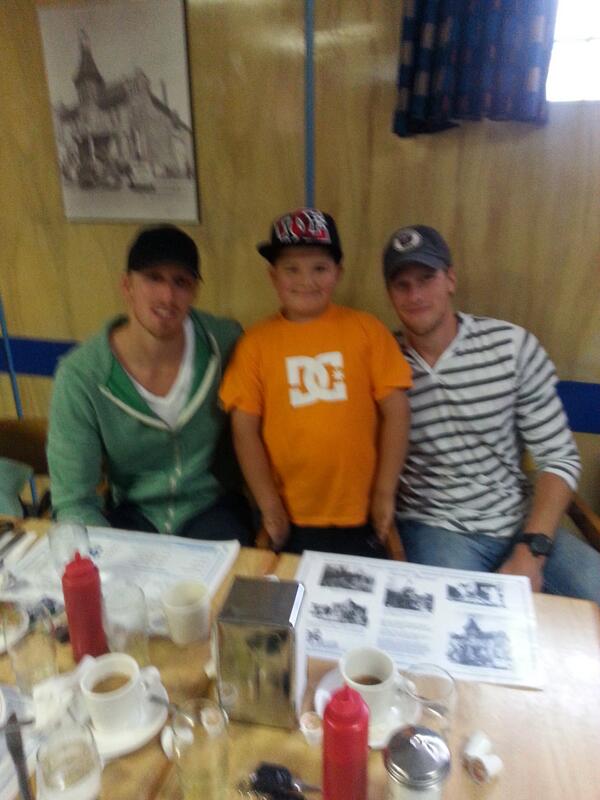 jpavz's tweet photo. Nic with Marc and Jared Stall. At the Hoito. http://t.co/tQ6uLorEOP