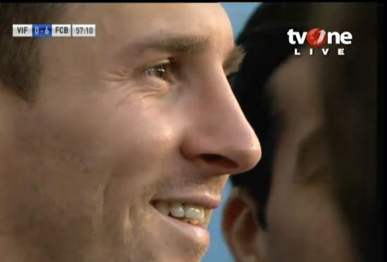 sukaaaa...RT @ILBFC: pas 6-0 eh dia senyum kesem2 gimana gitu :D