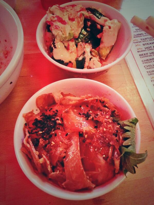 KGRPerez's tweet photo. Late breakfast at #missionchinesefood @MissionChinese 👍👍👍 http://t.co/9vmRKXjTcw