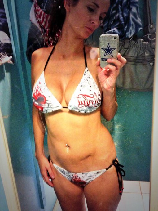 Trying to decide if I should get this bikini, yes or no? #sexysaturday http://t.co/wBJnNDMfqy