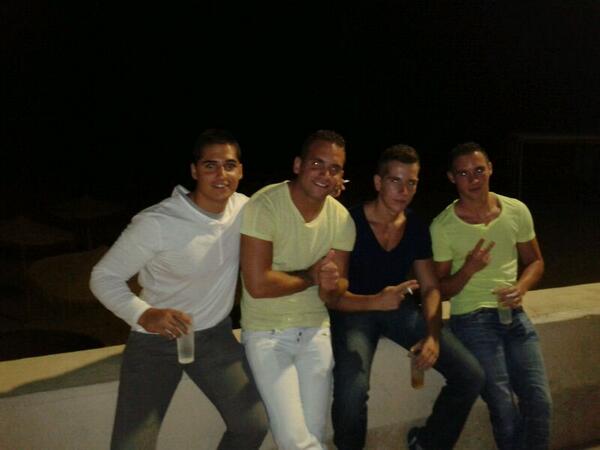 jmateoLC's tweet photo. “@jmcastillomusic: Yeah!!. @Banana666_ @fjavi9022 @ZekyLc http://t.co/jwdmuIJ0Un”