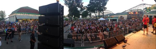 playland_park's tweet photo. Thanks to everyone who came out today! And even more thanks to @officialR5 for some great memories. #loud #R5FAMILY http://t.co/sIzeOAUylq