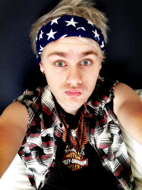 Blonde Michael Ahoymikey Twitter