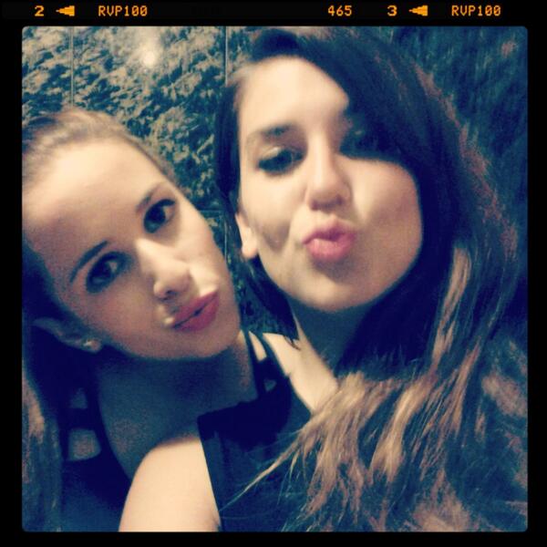 Inma_Knowles's tweet photo. La party está en Arneva @DesiCandy http://t.co/LhO11AbTBy