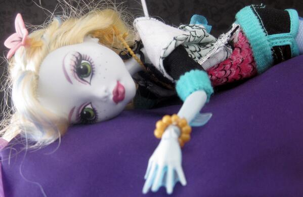 Bueno ahora me voy a dormir, Swett dreams para todos!!
Recuerden que pueden escuchar mi nuevo single 
BYE
Lagoona