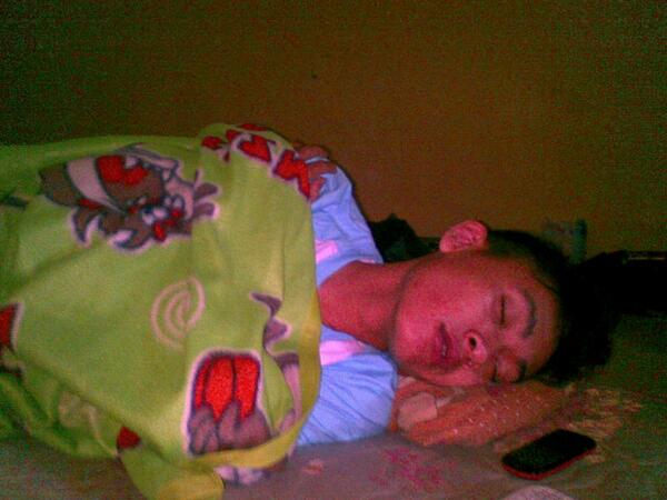 andy_sugiyanto's tweet photo. 1 dino utuh ra metu. Ngelu.... http://t.co/U8HPnD45Dd