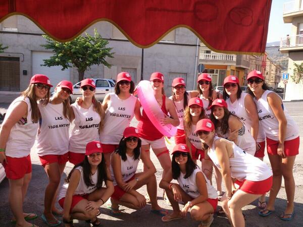 mariajo_se87's tweet photo. despues de 32 horas de fiesta....#LasVigilantesDeLosPayos se va a la "cama"....:-) http://t.co/nA6nc5fCgA