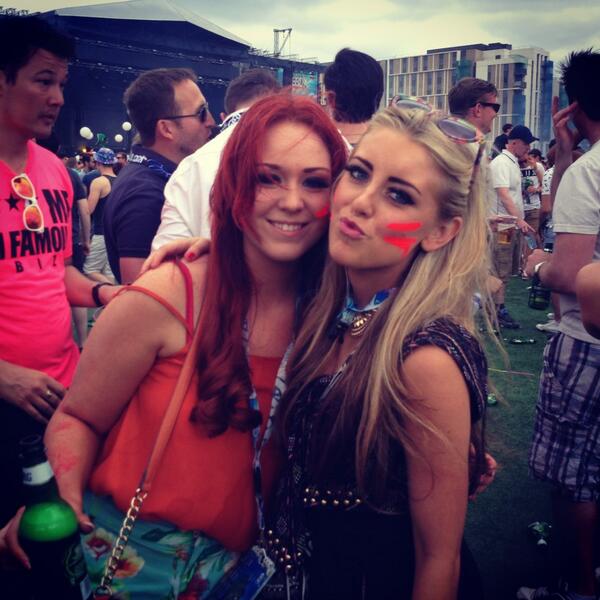 JessicaJonesox's tweet photo. EDC http://t.co/RDTLFstj4I