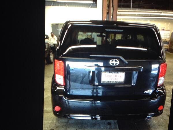 Za_withALOHA's tweet photo. 🌺Aloha's delivery car...Getting wrapped ASAP! 🚕 Excited to see it cruis'n the South Bay! http://t.co/yC1Ts0vuyo