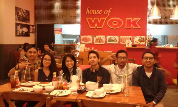 lembau's tweet photo. @riadjanuarti @tubagushavids @ardhyagung @NoviaRizqy http://t.co/J4AMGsTz33