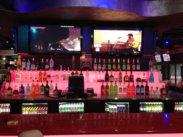IceNightClub1's tweet photo. HEAVY HANDED BARTENDERS - COME DRINK SOMETHING #ICENIGHTCLUB #TURNUP http://t.co/1v8fbDPMD1