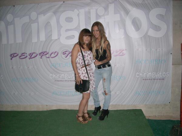 Vane_mt91's tweet photo. Con @LauraBarcelona1 en los chiringuitos =)!! http://t.co/1Ppa9esu7c