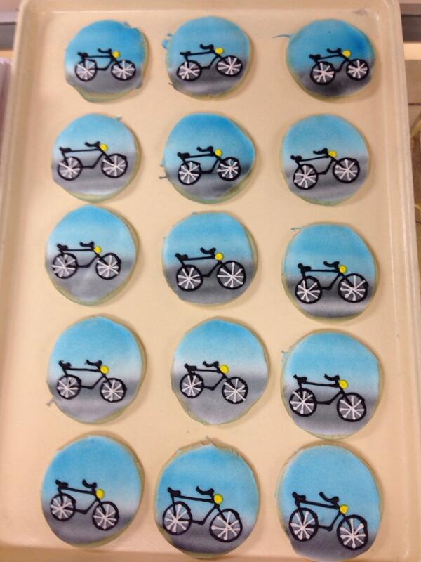 Rickk's tweet photo. #milfordcrit. Cookies at the Milford Bakery. http://t.co/diFDzLOc8g