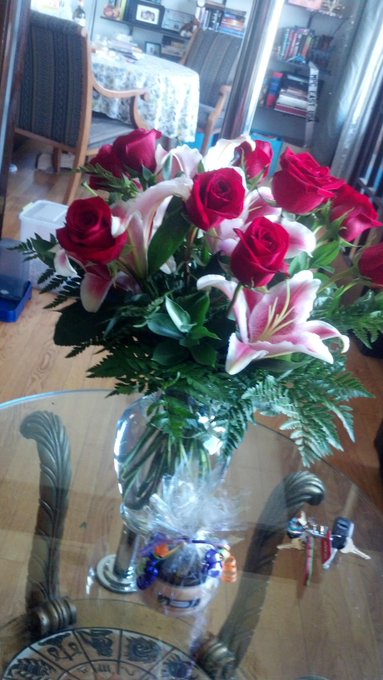 I had a beautiful surprise waiting for me when I got home! :-) http://t.co/ZoRd1uJWG9<a href="/tag/saymyname"class="tags"><span>#saymyname</span></a>