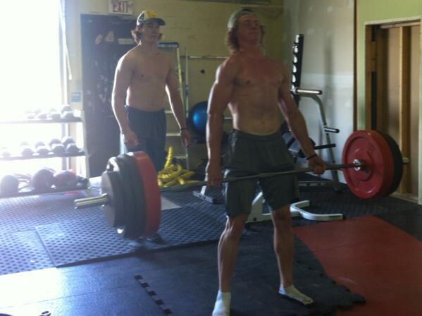dburls18's tweet image. “@AthleticEdgeNS: Deadlift Sunday with @4CClark &amp;amp; @dburls18 #bigpulls #beasts #AET http://t.co/izql9RZg3C” road to 405