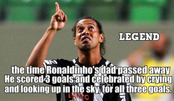 FootballFunnys's tweet photo. Ronaldinho.. http://t.co/TvO1sBL3bE