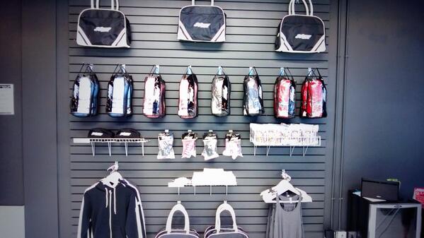 StAlbertHit's tweet image. We have a great selection of gear. #kickboxing #circuitforwomen #30minutehit
