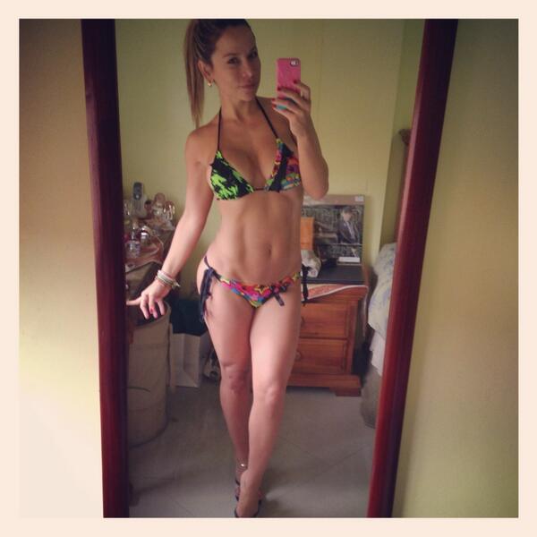 LAVERRUS's tweet photo. Piscinita... ☀☀☀ http://t.co/FId04S4NyX