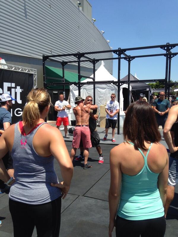 CFGFanZone's tweet photo. .@tonyblauer is not messing around at the CrossFit Experience, right outside the tennis stadium. #CrossFitGames http://t.co/WXcEWakjX9