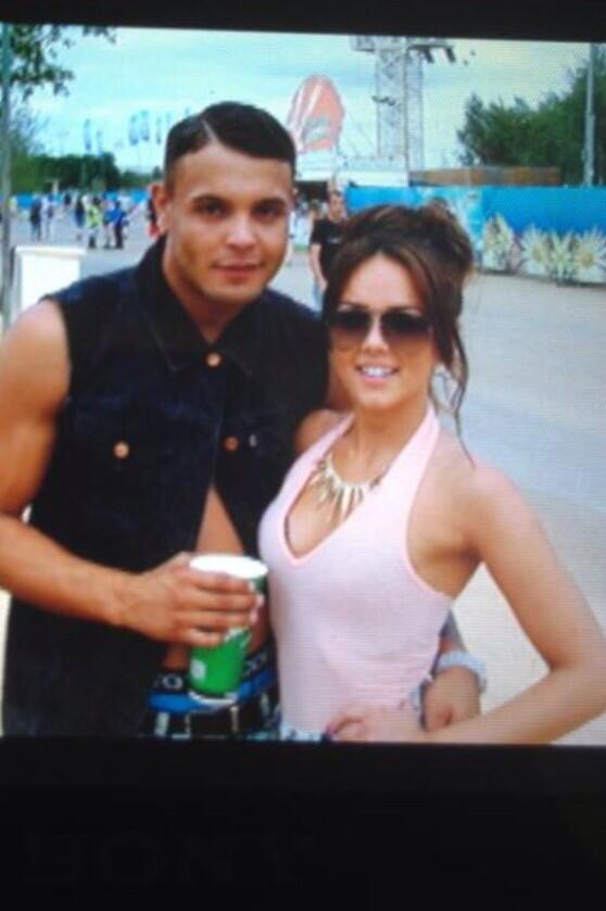 bone_charlotte's tweet photo. @LeeroyValleys #EDC!! http://t.co/CCD1fOCwWg