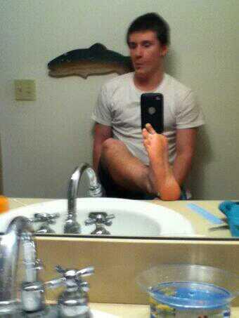 mirror_fun's tweet photo. Smelly phone ! http://t.co/jrcSzu9V92