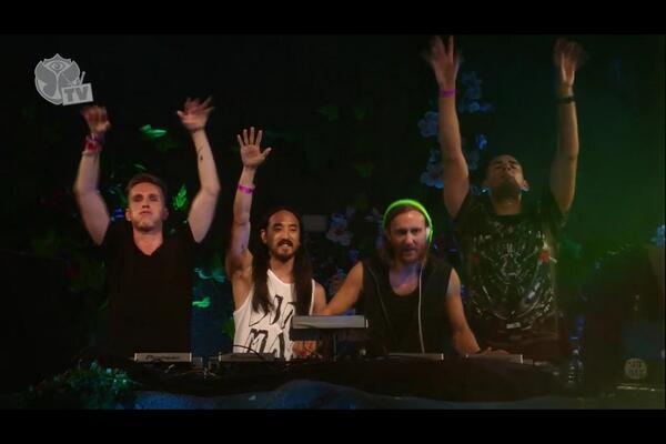 __harold14's tweet photo. Afrojack, David Guetta, Nicky Romero, Steve Aoki, ¿ALGO MAS PERFECTO?. #Tomorrowland http://t.co/stNLBNgHKw