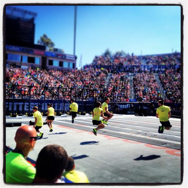 CFGFanZone's tweet photo. .@JumpNRope showing us how it's done at the tennis stadium. #CrossFitGames http://t.co/eeAF2tU18j