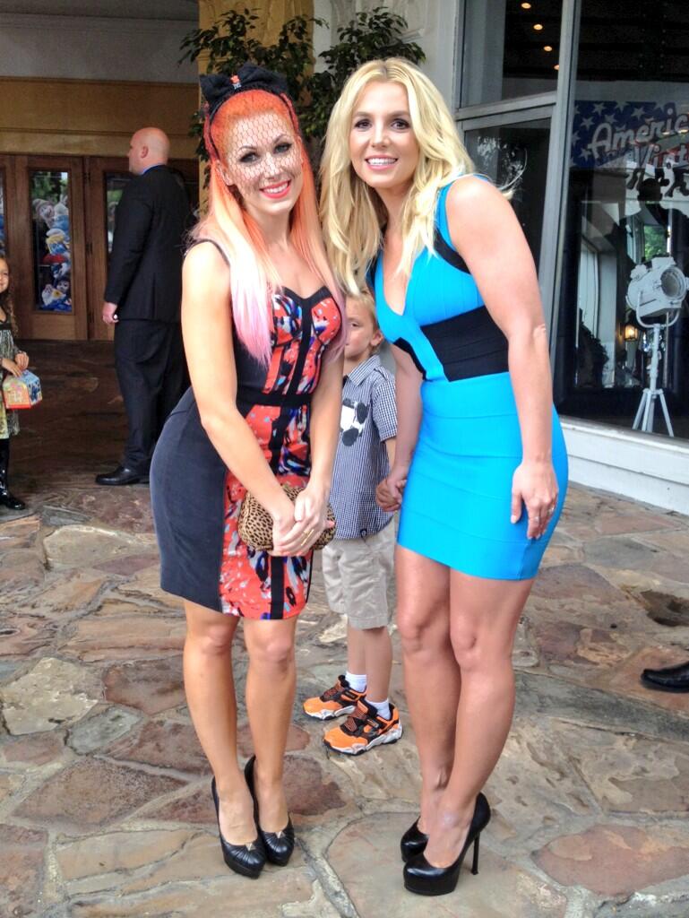 Bonnie McKee on Twitter: “Oh, &look who I ran in2 on the #BlueCarpet