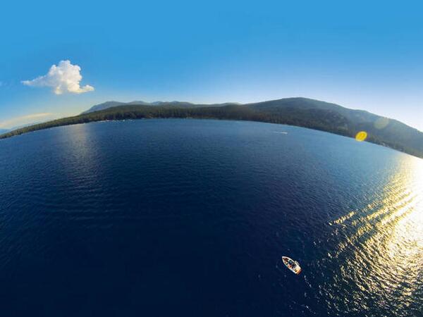 GoProPhotos's tweet photo. Solos en la grandeza del mar: http://t.co/DlnRz4RIAy
