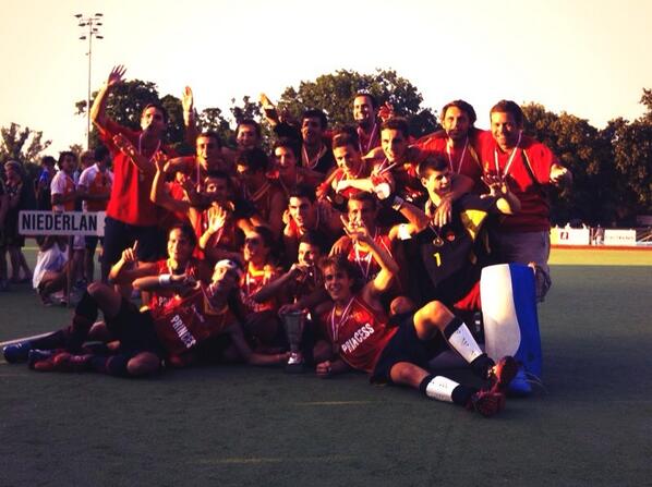 SalaVallhonrat's tweet photo. Orgulloso de este gran equipo, CAMPEONES DE EUROPA U18!!!!!! http://t.co/MSOn62DiWo
