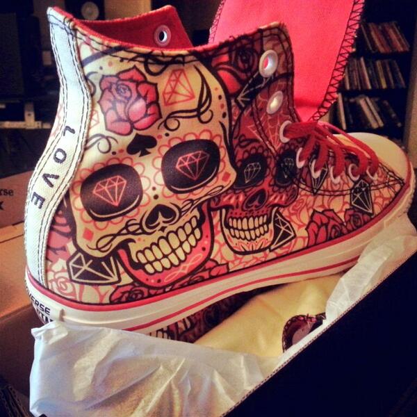BusinessManExec's tweet photo. My custom chucks! http://t.co/O1QK6ttKJu