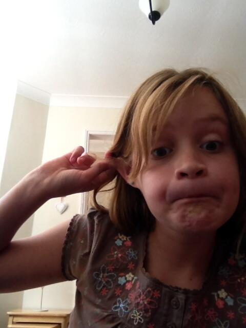 EllakalexXx's tweet photo. @htatlow03 Silly face x http://t.co/QnEkoTZgpx