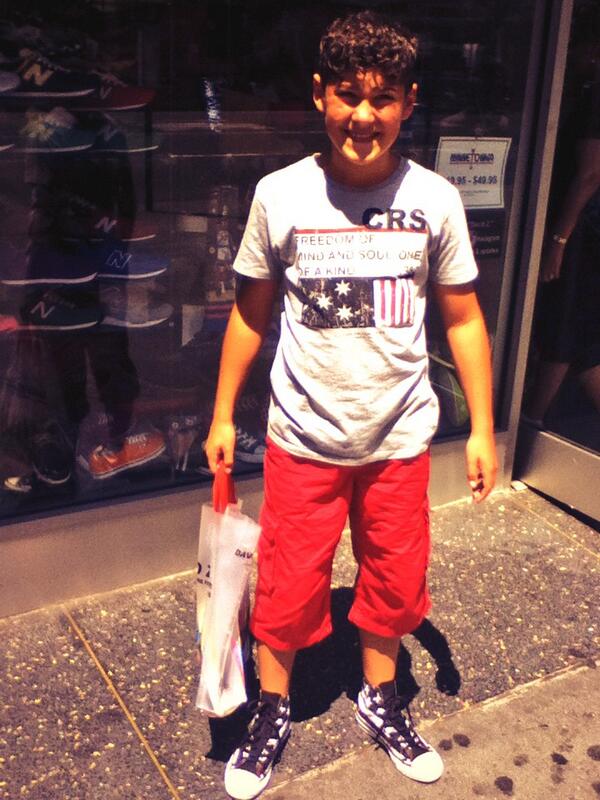 TimoUffen's tweet photo. Nieuwe schoenen gekocht!!! http://t.co/gCLEt5M9KD