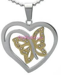 Derppeniel's tweet photo. @derpkrungy yang lo bagaikan kupu2 yang hinggap di hati gue, jgn pergi untuk mencari hati lain ya :* *pakein kalung* http://t.co/eRJKSCIfq7