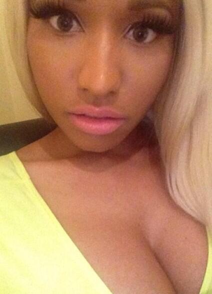 wiztrad's tweet photo. @nickiminaj OMG OMG OMG BEAUTY LIKE NO OTHER -- NO OTHER xxxxx http://t.co/HwM32tyw2P