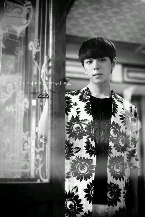 its_ZEA's tweet photo. [TEASER PHOTO] - Junyoung http://t.co/5H0q1FOBRJ