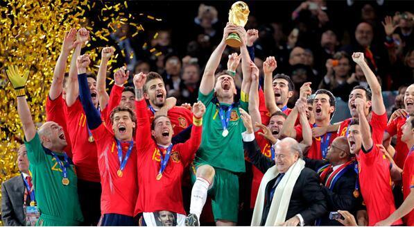 MejoresTwits's tweet photo. #CasillasFueraDelRealMadrid ? RT si crees que Iker Casillas es el mejor portero de mundo. http://t.co/4pSqfD6KRu