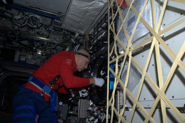 Ready to extract the combustion chamber of the CIR rack...  #Ready