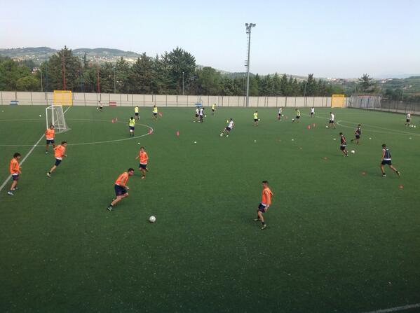 TorrecusoCalcio's tweet photo. Si inizia #torrecuso #serieD #calcio http://t.co/cZ8HVMOyQg
