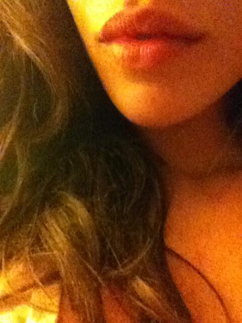 #natural #lips &amp; kisses :-* http://t.co/eWoK7msQzY<a href="/tag/natural"class="tags">#natural</a><a href="/tag/lips"class="tags">#lips</a>